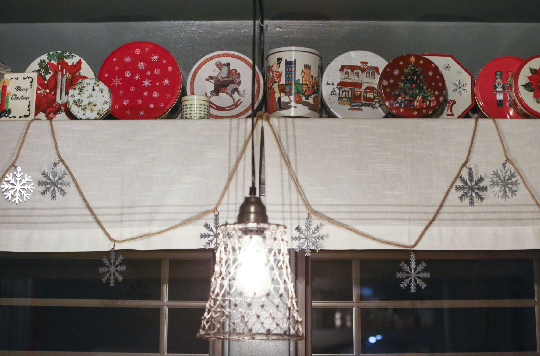 112420-qc-nws-decorations-14.JPG